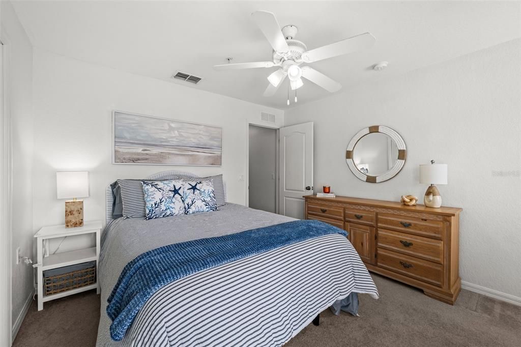 For Sale: $192,900 (2 beds, 2 baths, 1415 Square Feet)