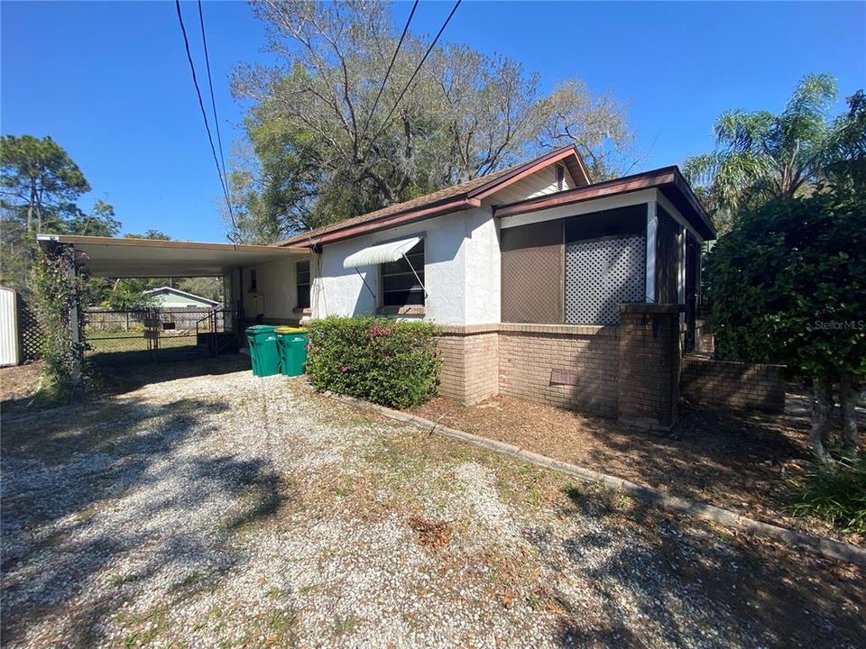 For Rent: $1,325 (2 beds, 2 baths, 900 Square Feet)