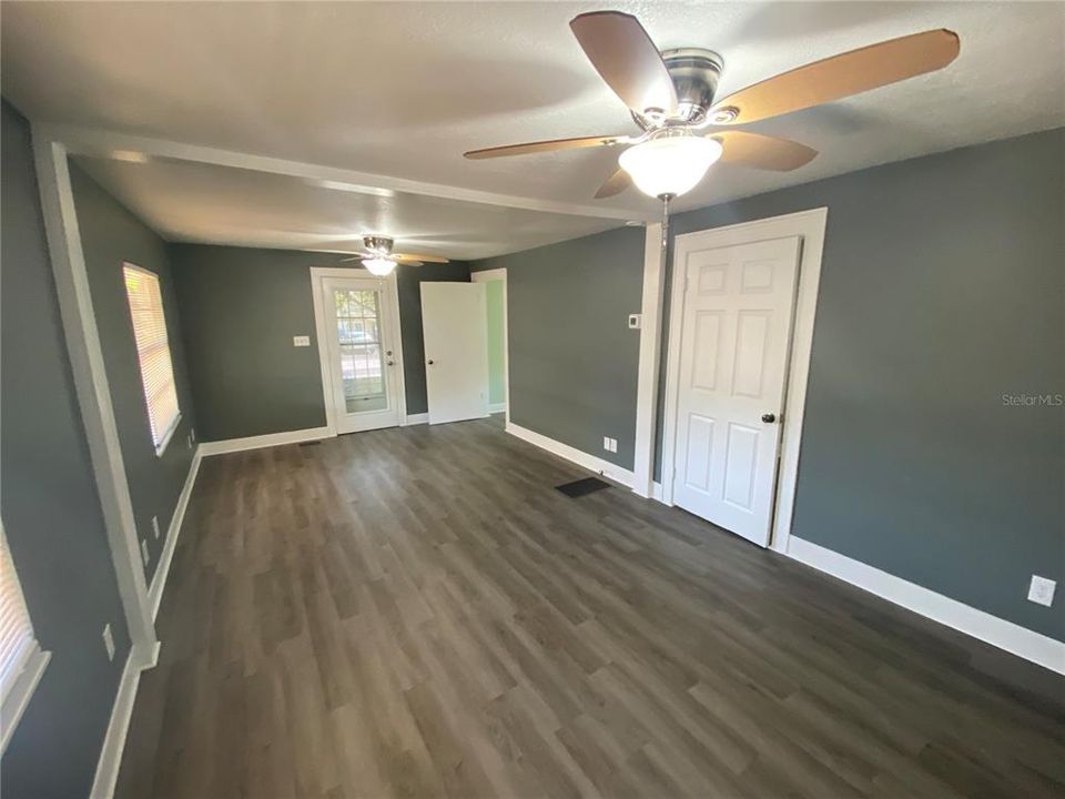 For Rent: $1,325 (2 beds, 2 baths, 900 Square Feet)