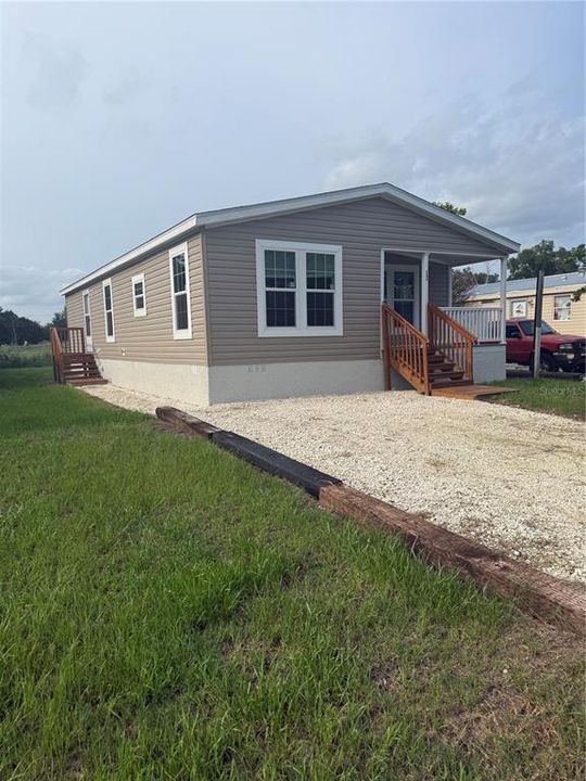 For Rent: $1,395 (3 beds, 2 baths, 1207 Square Feet)