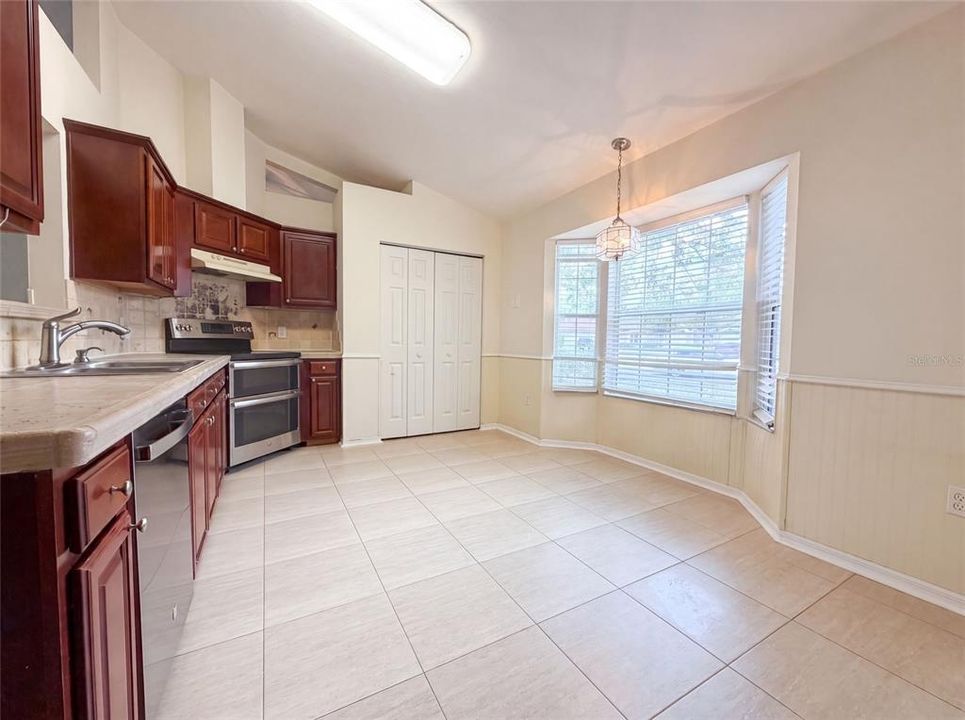 For Sale: $360,000 (4 beds, 2 baths, 1781 Square Feet)
