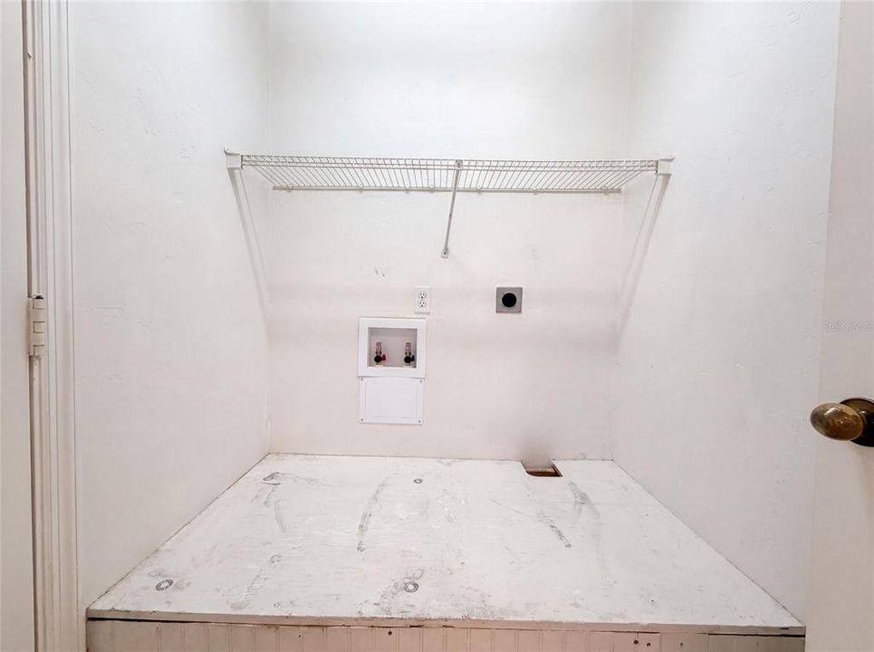 For Sale: $360,000 (4 beds, 2 baths, 1781 Square Feet)