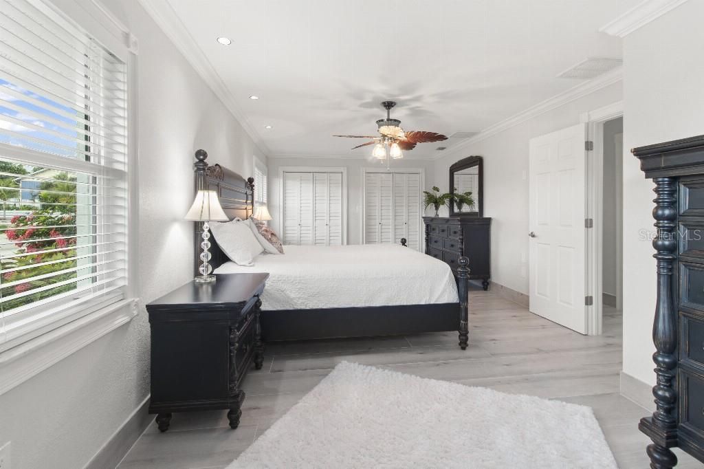 For Sale: $819,000 (3 beds, 2 baths, 2320 Square Feet)