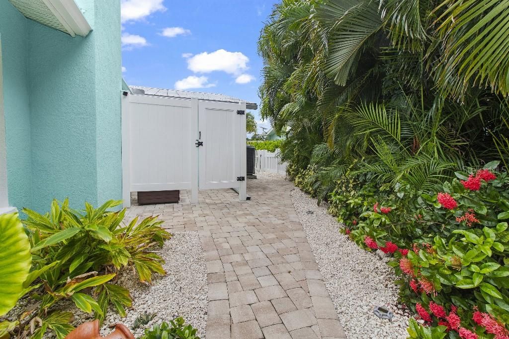 For Sale: $819,000 (3 beds, 2 baths, 2320 Square Feet)