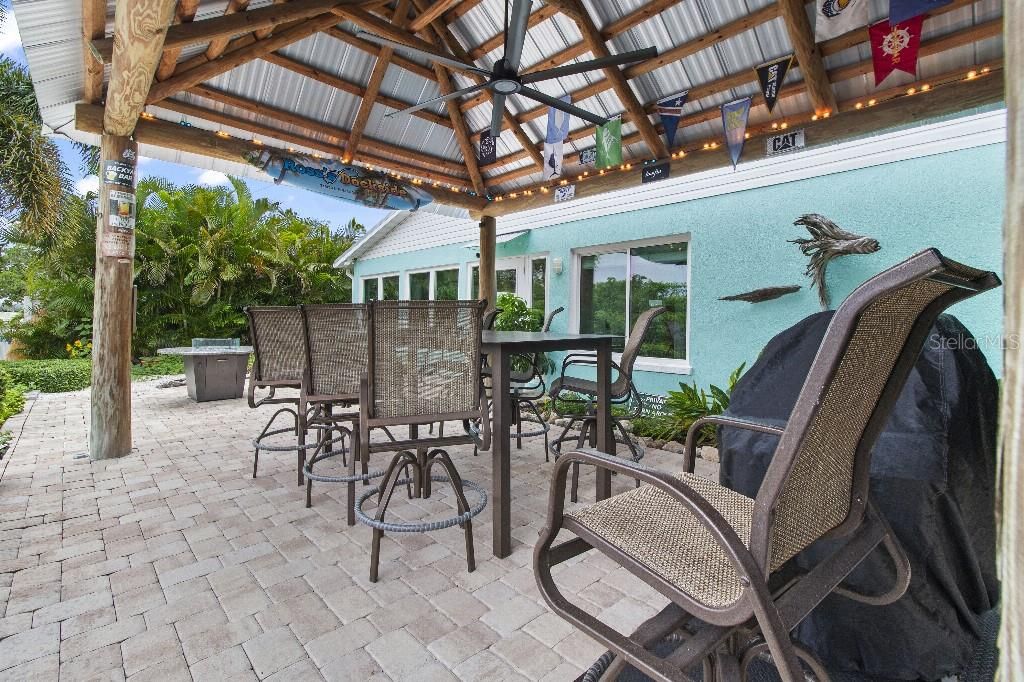 For Sale: $819,000 (3 beds, 2 baths, 2320 Square Feet)