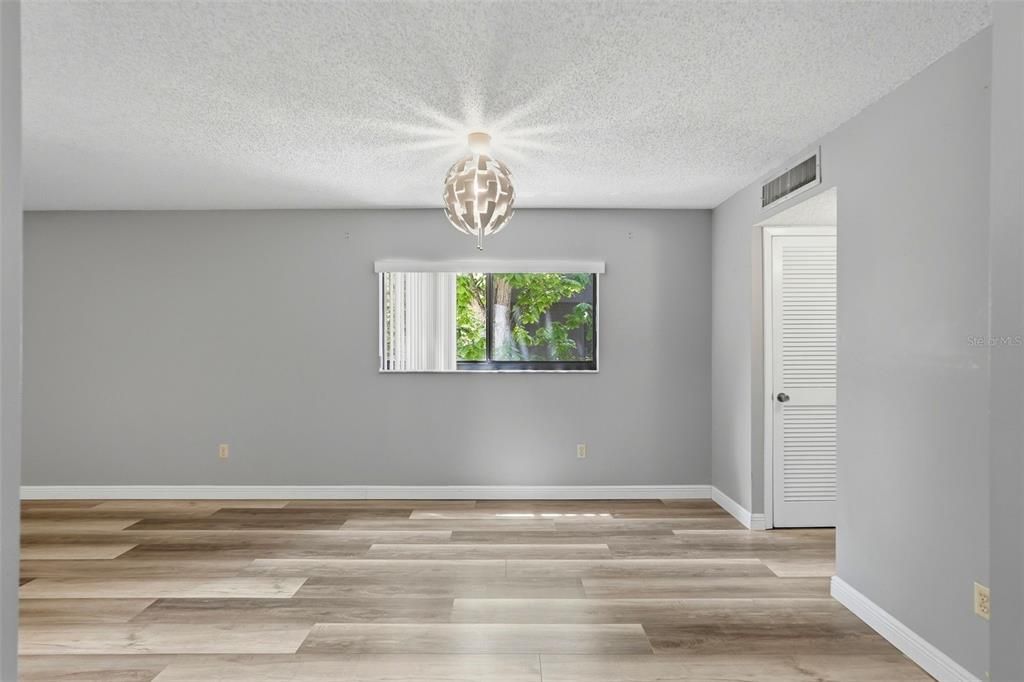For Rent: $1,400 (2 beds, 1 baths, 800 Square Feet)