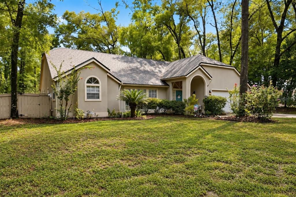 For Sale: $425,000 (3 beds, 2 baths, 1968 Square Feet)