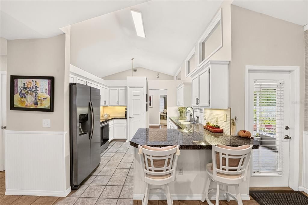 For Sale: $425,000 (3 beds, 2 baths, 1968 Square Feet)