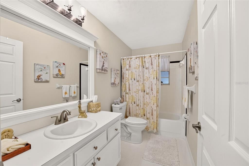 For Sale: $425,000 (3 beds, 2 baths, 1968 Square Feet)