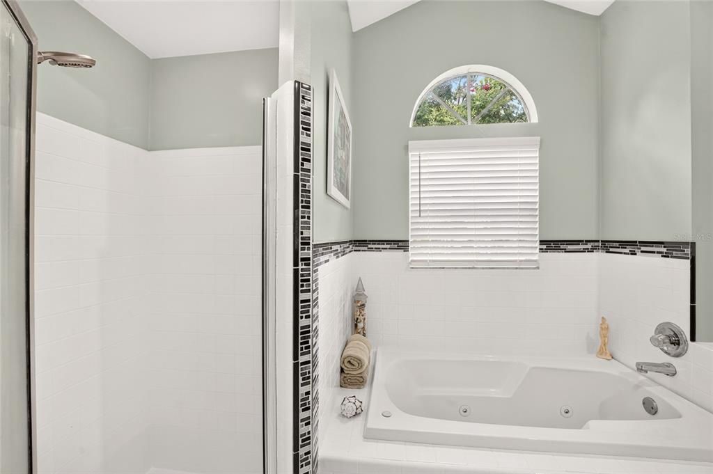 For Sale: $425,000 (3 beds, 2 baths, 1968 Square Feet)