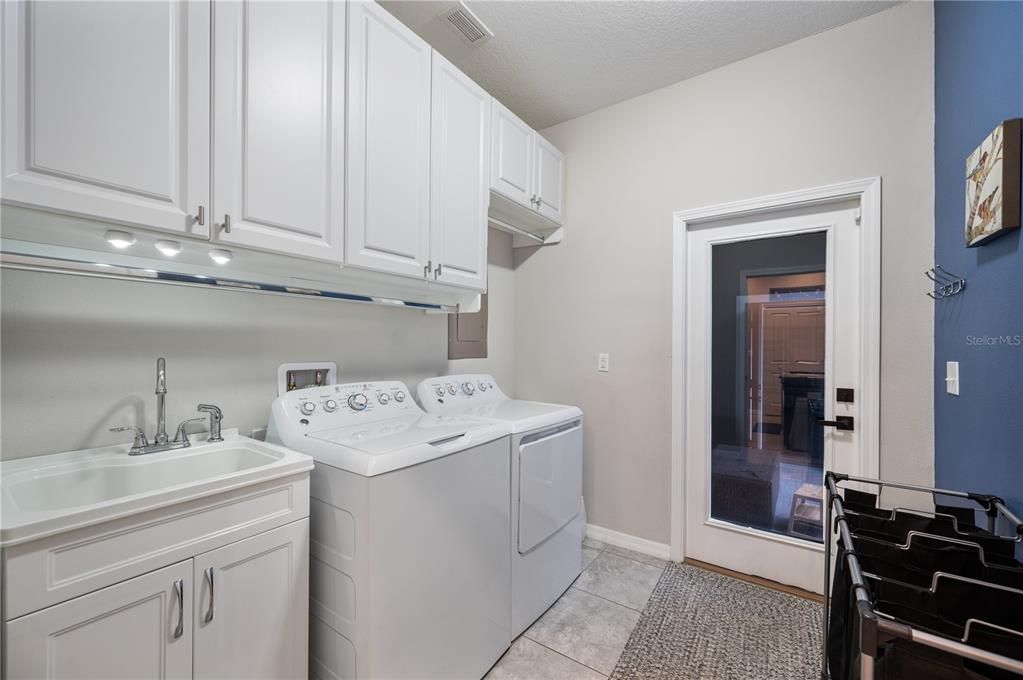 For Sale: $389,700 (3 beds, 2 baths, 1755 Square Feet)