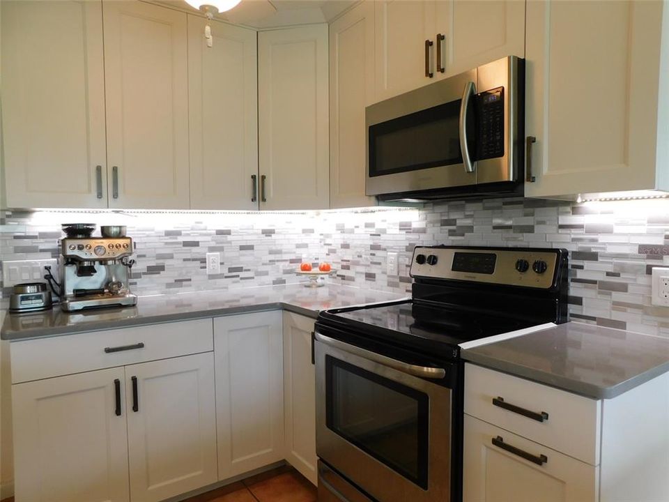 For Sale: $309,000 (2 beds, 2 baths, 1504 Square Feet)