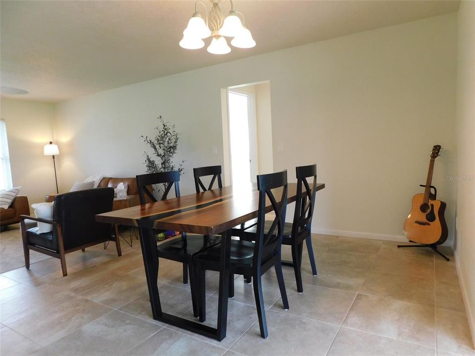 For Sale: $309,000 (2 beds, 2 baths, 1504 Square Feet)