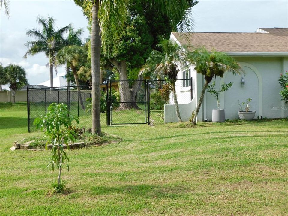 For Sale: $309,000 (2 beds, 2 baths, 1504 Square Feet)