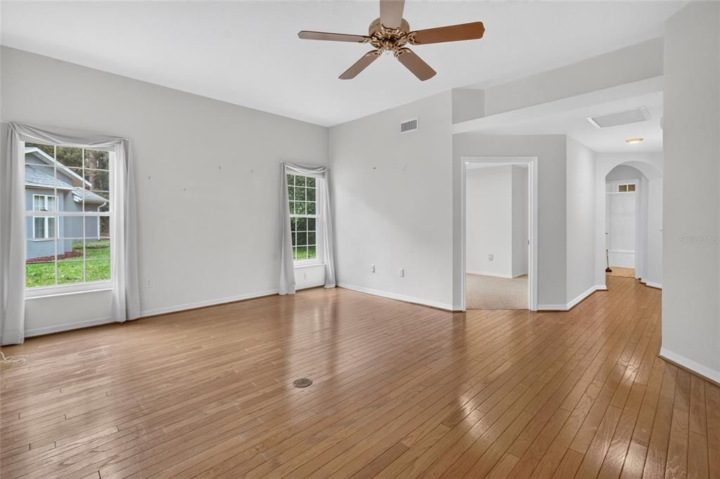En Venta: $219,900 (3 camas, 2 baños, 1450 Pies cuadrados)
