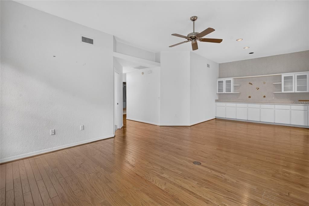 En Venta: $219,900 (3 camas, 2 baños, 1450 Pies cuadrados)