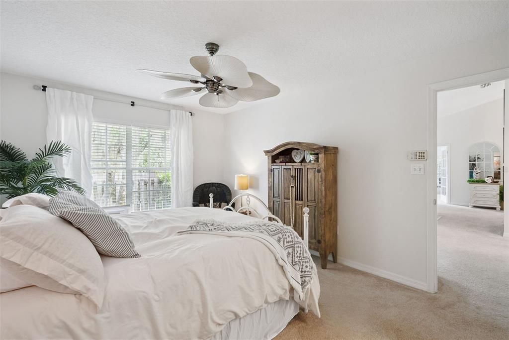 For Sale: $375,000 (2 beds, 2 baths, 1514 Square Feet)