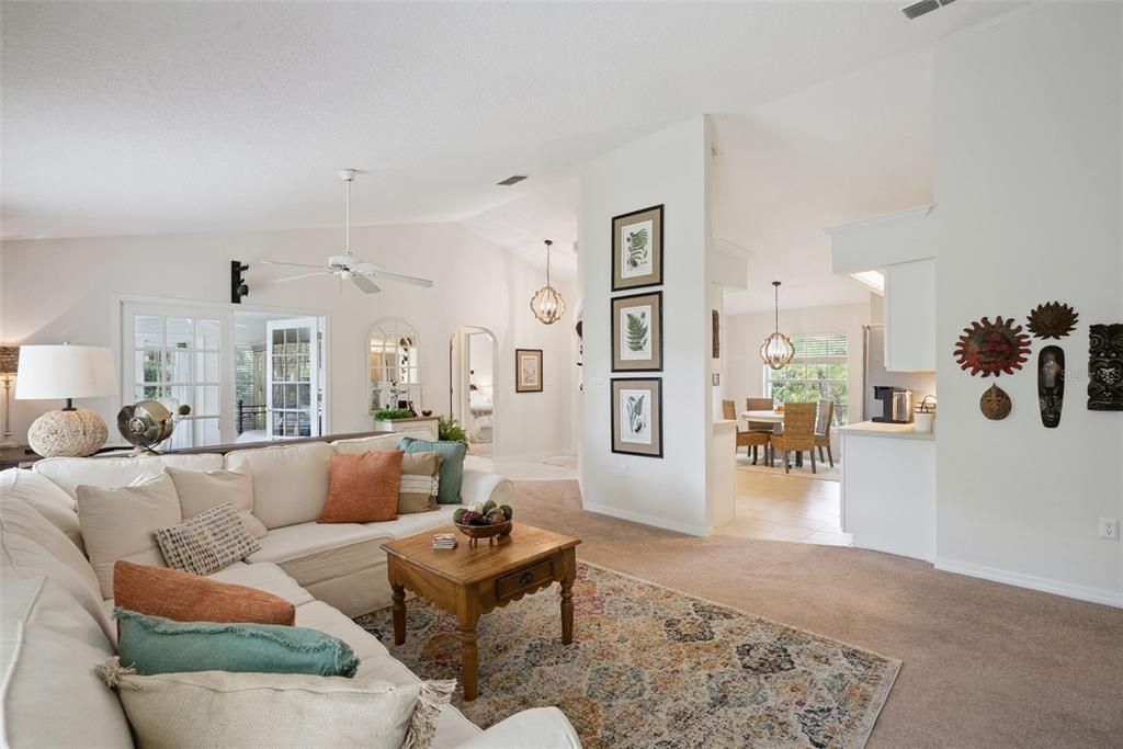For Sale: $375,000 (2 beds, 2 baths, 1514 Square Feet)