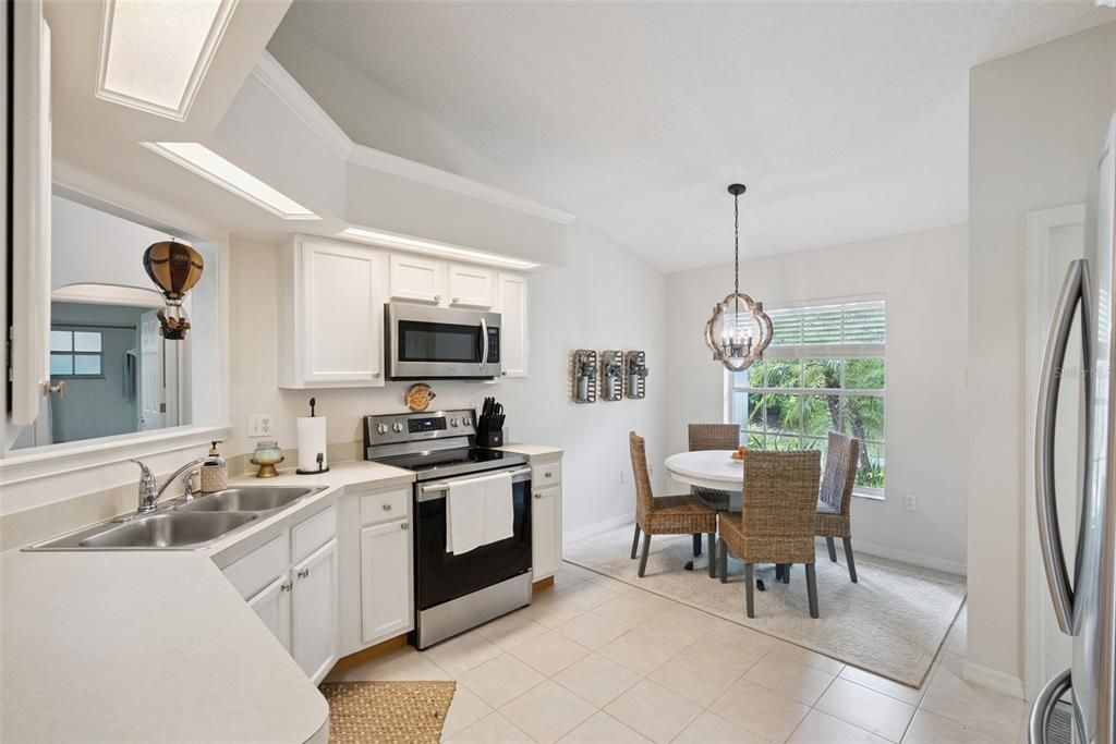For Sale: $375,000 (2 beds, 2 baths, 1514 Square Feet)