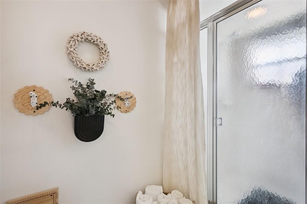 For Sale: $375,000 (2 beds, 2 baths, 1514 Square Feet)