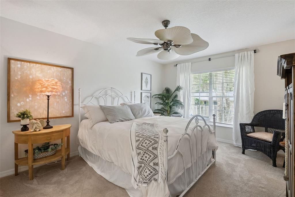 For Sale: $375,000 (2 beds, 2 baths, 1514 Square Feet)