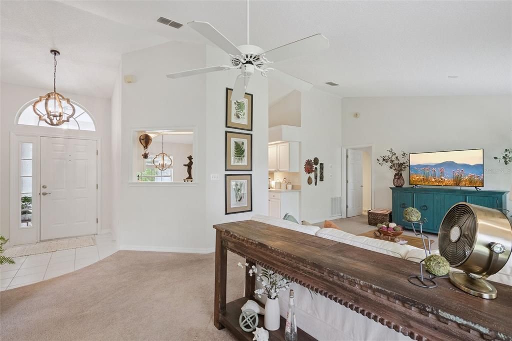 For Sale: $375,000 (2 beds, 2 baths, 1514 Square Feet)