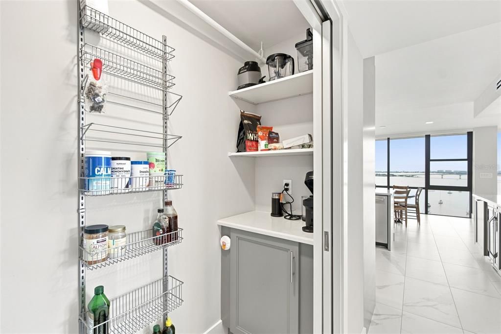 For Sale: $1,299,999 (2 beds, 2 baths, 1636 Square Feet)