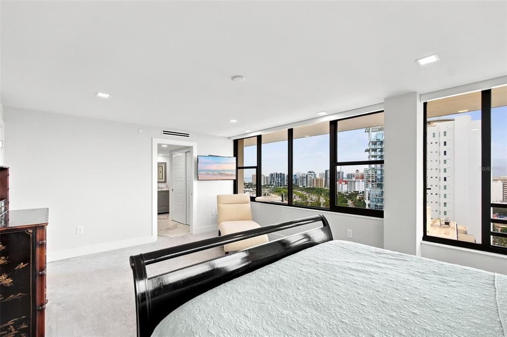 For Sale: $1,299,999 (2 beds, 2 baths, 1636 Square Feet)