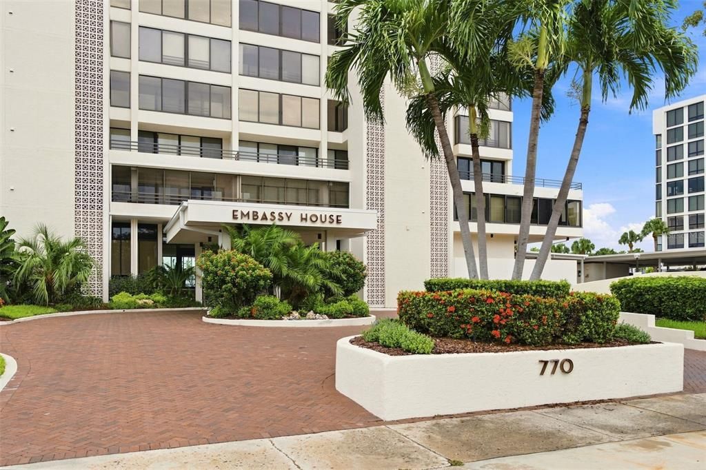 For Sale: $1,299,999 (2 beds, 2 baths, 1636 Square Feet)