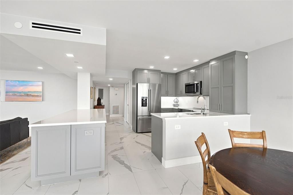 For Sale: $1,299,999 (2 beds, 2 baths, 1636 Square Feet)