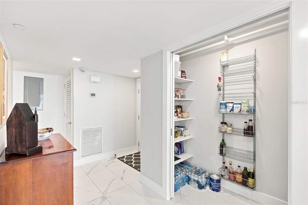 For Sale: $1,299,999 (2 beds, 2 baths, 1636 Square Feet)