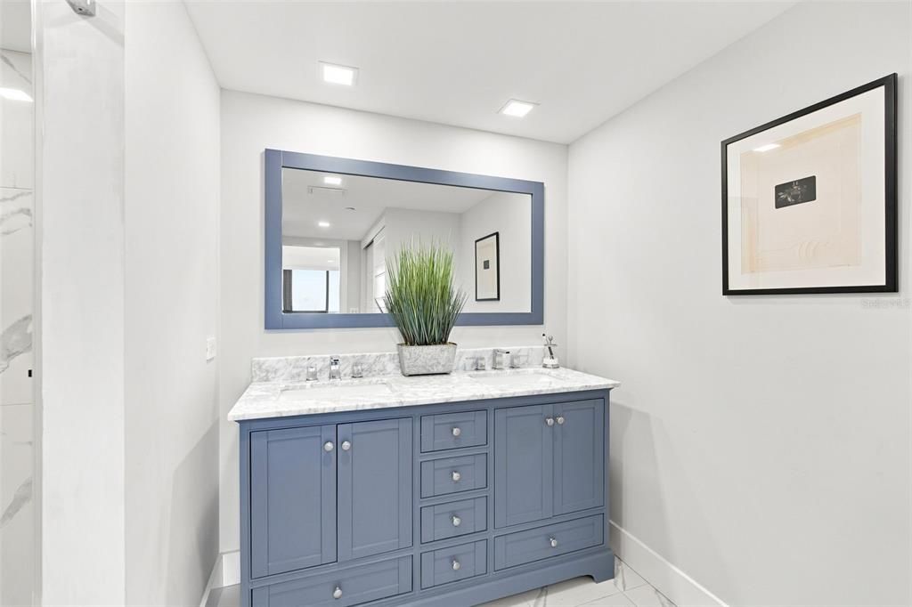 For Sale: $1,299,999 (2 beds, 2 baths, 1636 Square Feet)