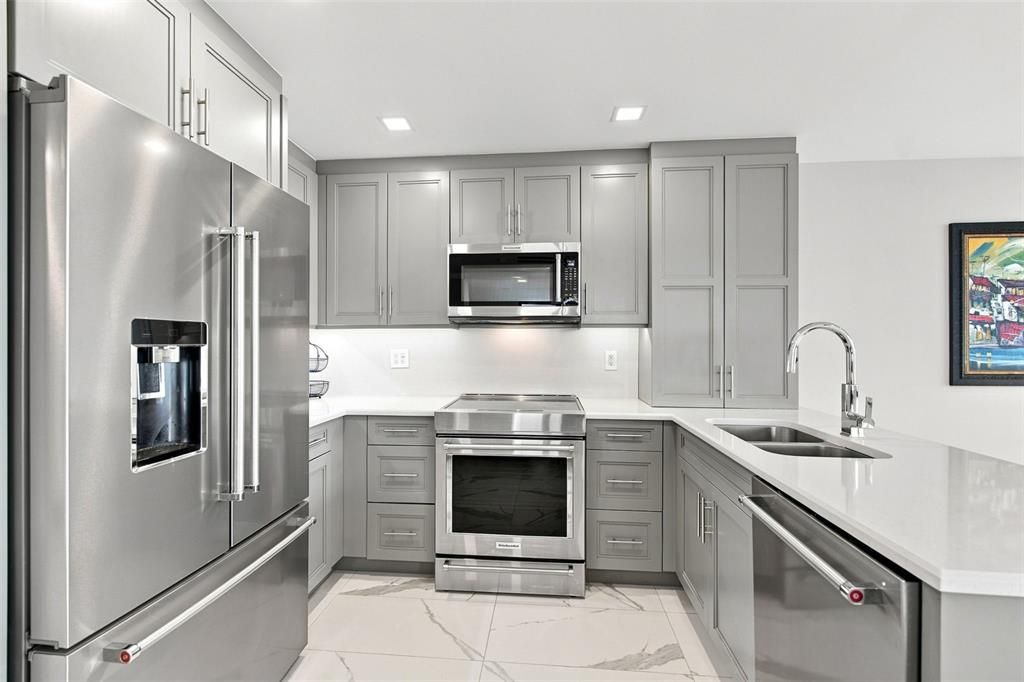 For Sale: $1,299,999 (2 beds, 2 baths, 1636 Square Feet)