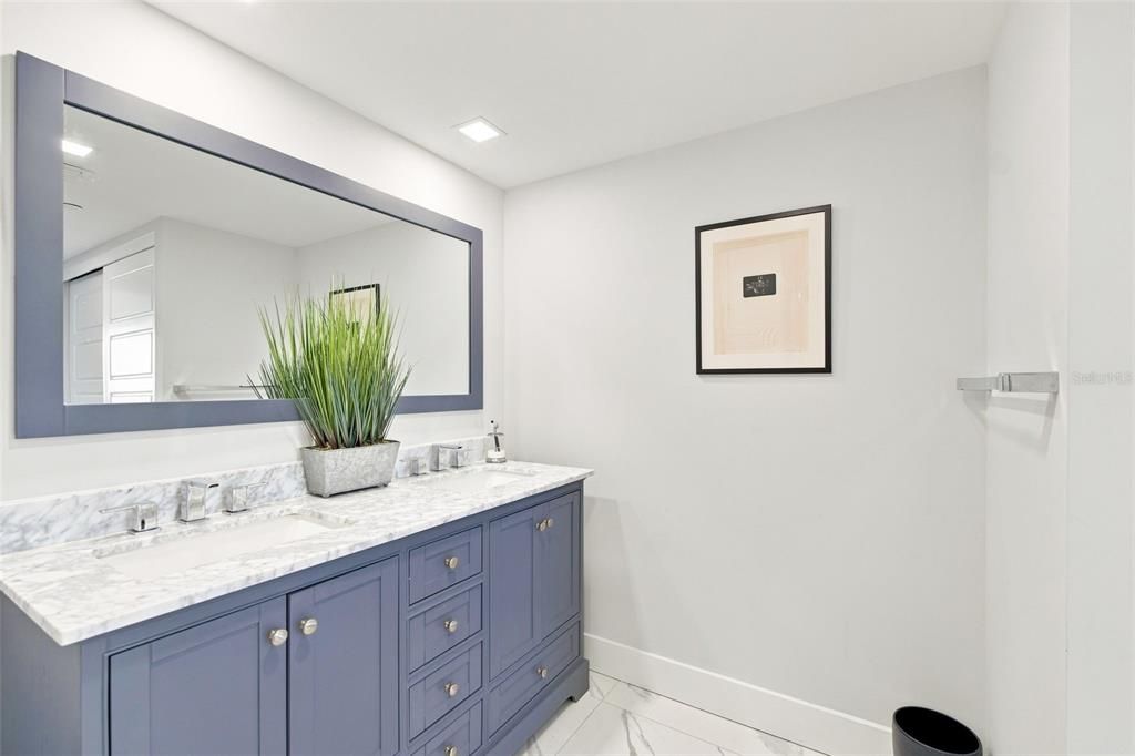 For Sale: $1,299,999 (2 beds, 2 baths, 1636 Square Feet)