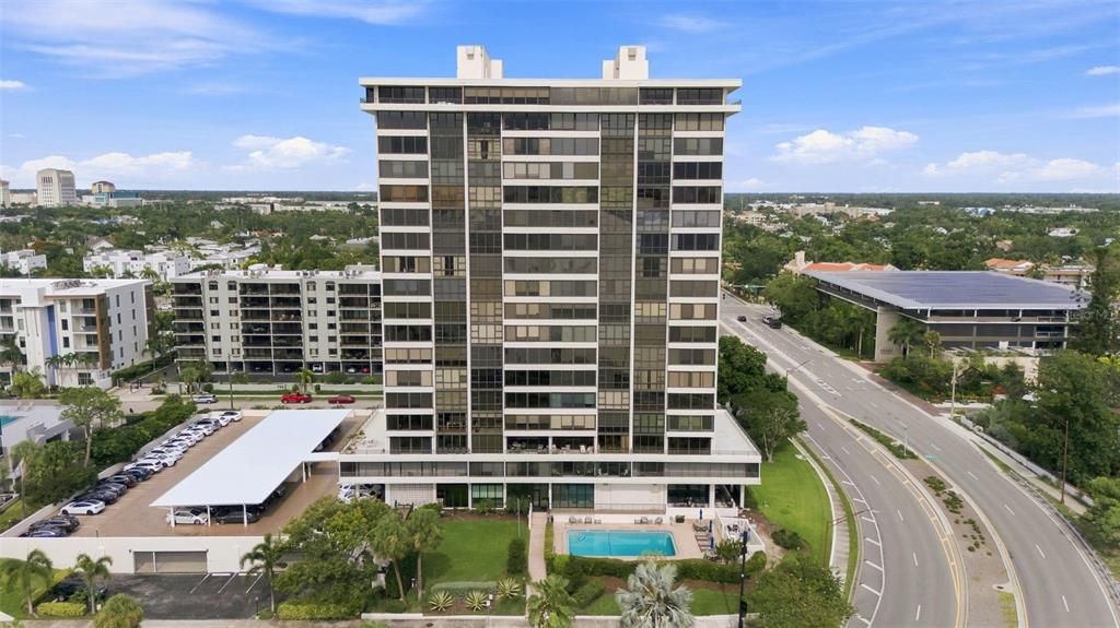 For Sale: $1,299,999 (2 beds, 2 baths, 1636 Square Feet)