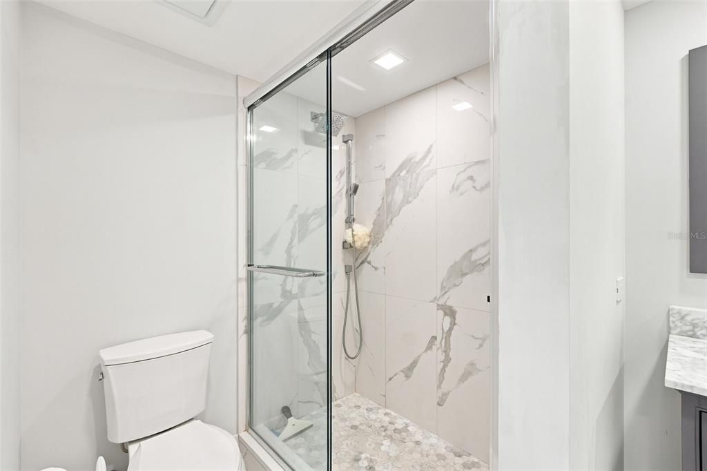For Sale: $1,299,999 (2 beds, 2 baths, 1636 Square Feet)