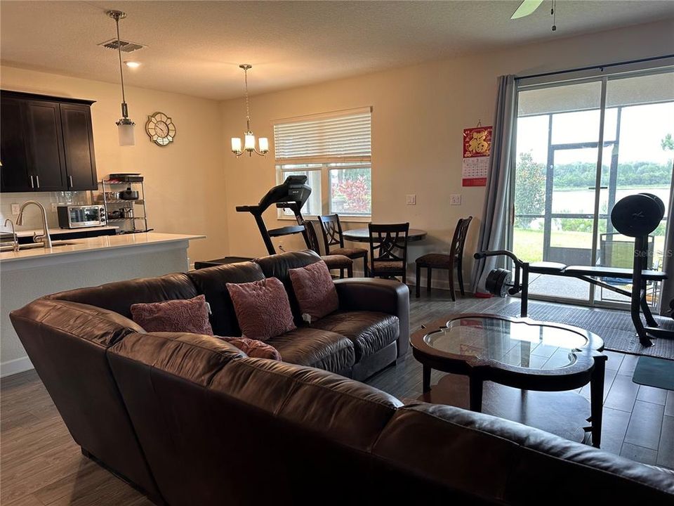 For Sale: $499,000 (4 beds, 3 baths, 2644 Square Feet)