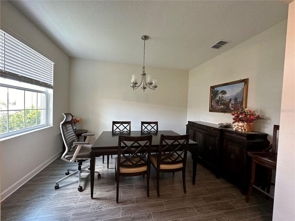 For Sale: $499,000 (4 beds, 3 baths, 2644 Square Feet)