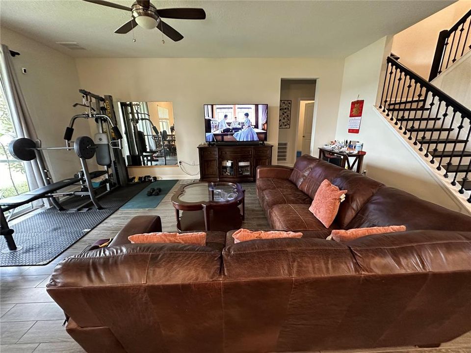 For Sale: $499,000 (4 beds, 3 baths, 2644 Square Feet)