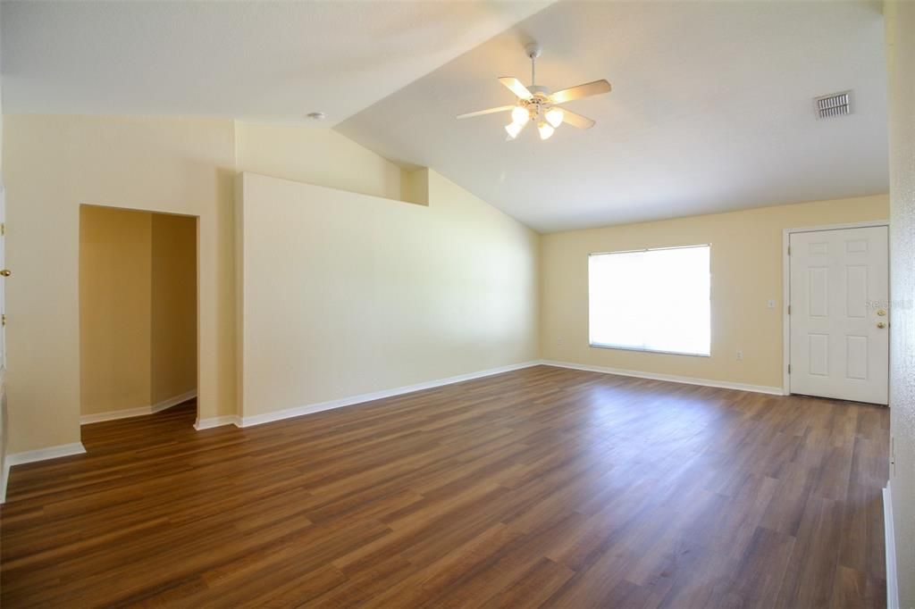 For Rent: $2,450 (4 beds, 3 baths, 2116 Square Feet)