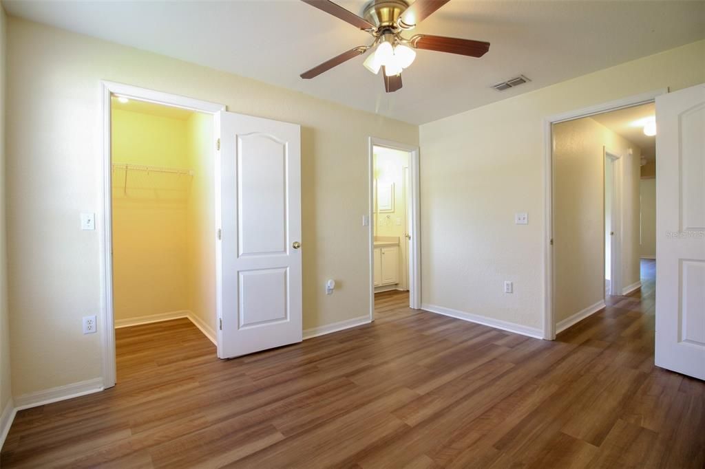 For Rent: $2,450 (4 beds, 3 baths, 2116 Square Feet)
