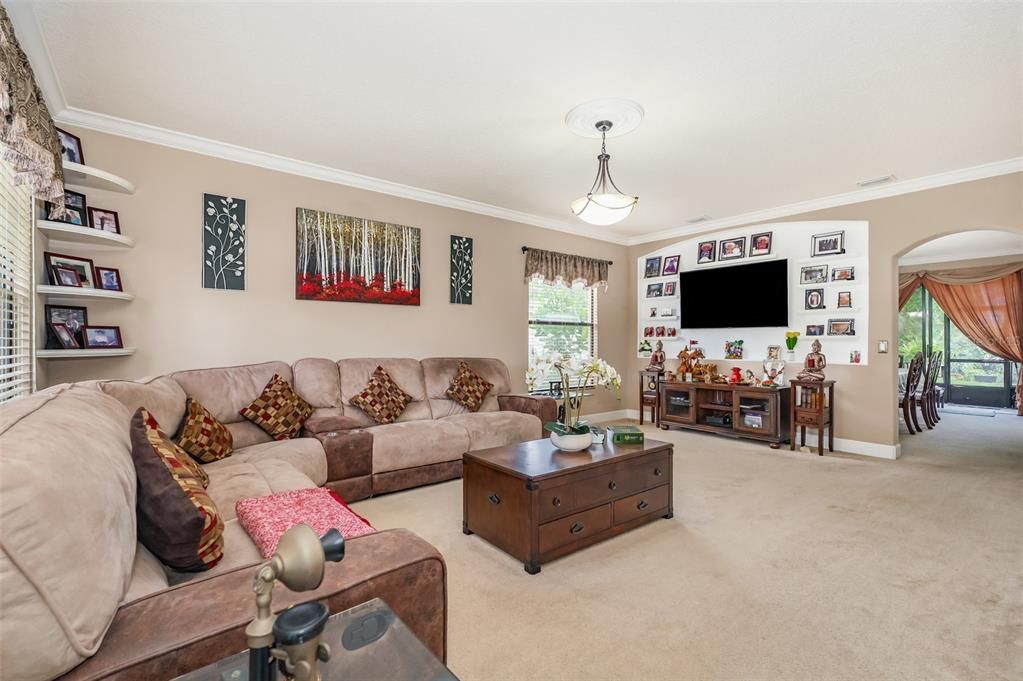 For Sale: $500,000 (4 beds, 3 baths, 2668 Square Feet)