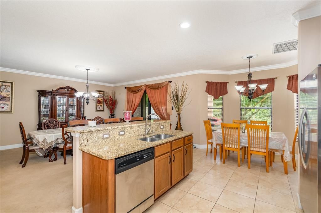 For Sale: $500,000 (4 beds, 3 baths, 2668 Square Feet)