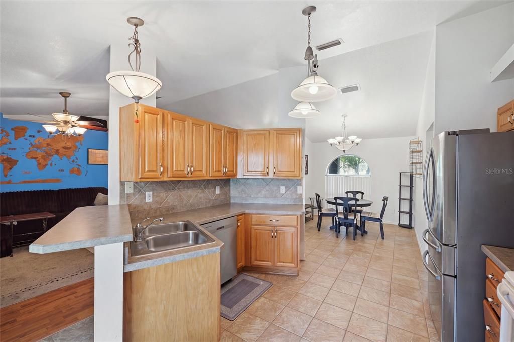 For Sale: $380,000 (3 beds, 2 baths, 1799 Square Feet)