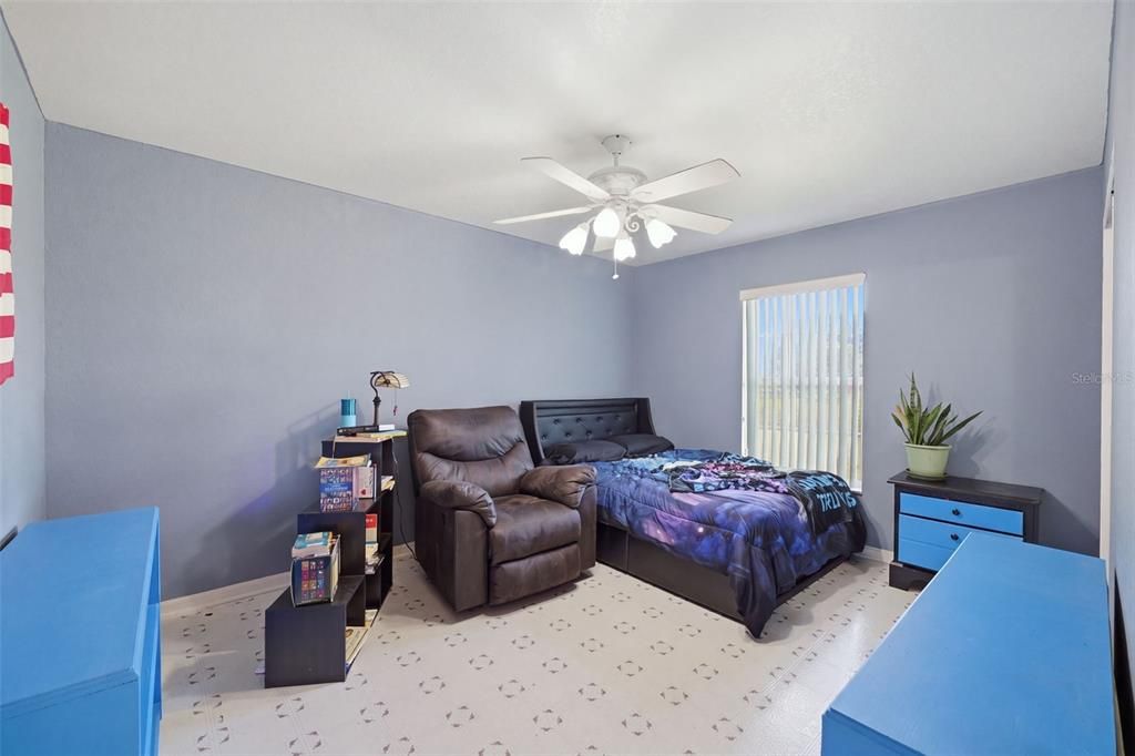 For Sale: $380,000 (3 beds, 2 baths, 1799 Square Feet)