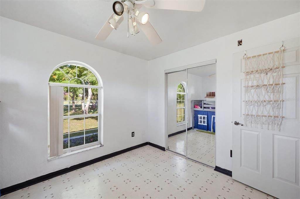 For Sale: $380,000 (3 beds, 2 baths, 1799 Square Feet)