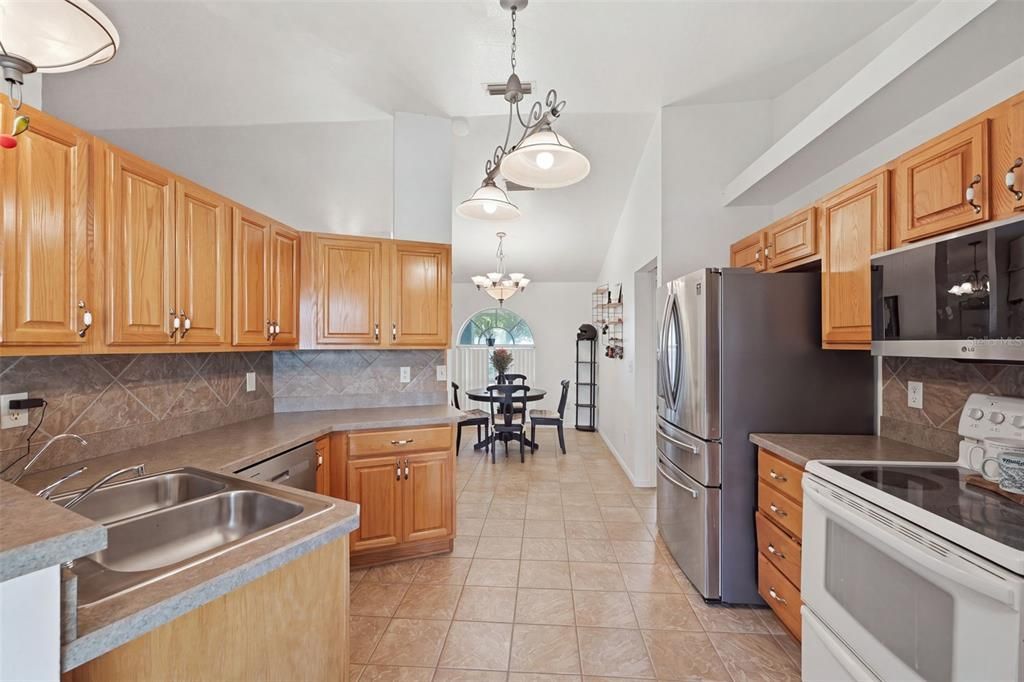 For Sale: $380,000 (3 beds, 2 baths, 1799 Square Feet)