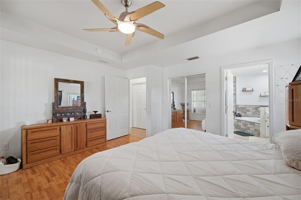 For Sale: $380,000 (3 beds, 2 baths, 1799 Square Feet)