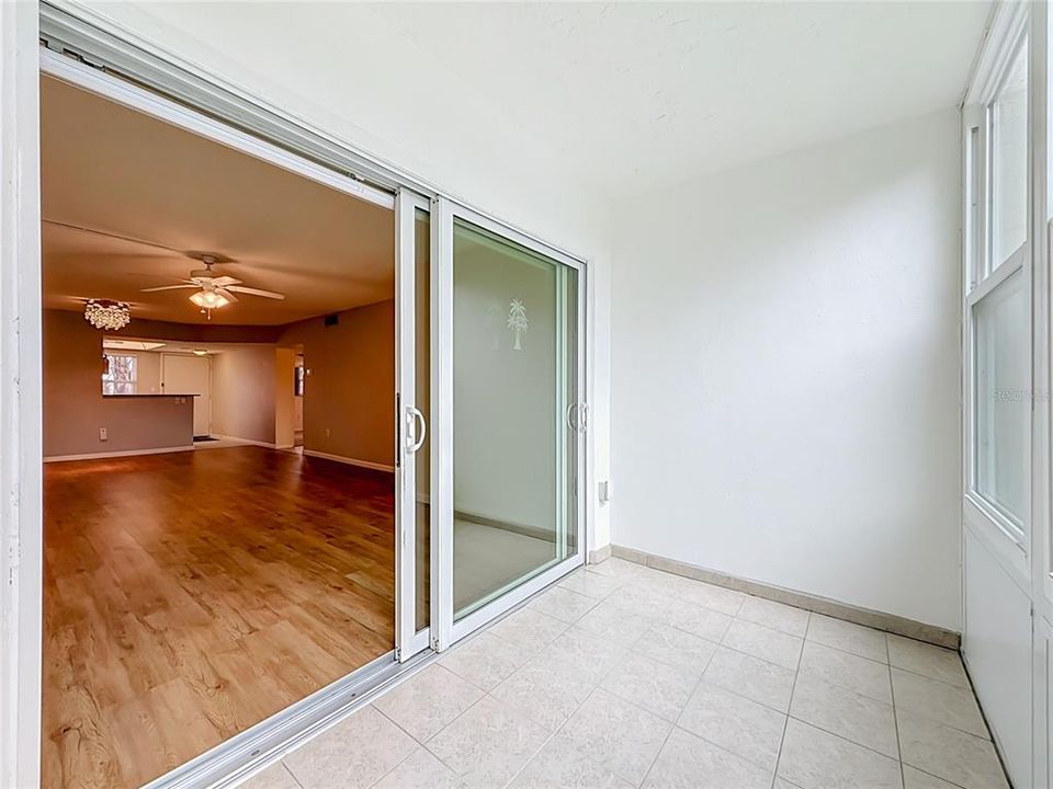 For Sale: $143,000 (2 beds, 1 baths, 1028 Square Feet)