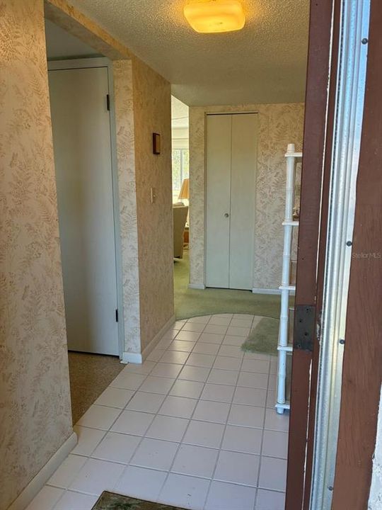 For Sale: $115,000 (2 beds, 2 baths, 1044 Square Feet)